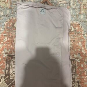 The Ollie Swaddle – Light purple  – Adjustable Baby Swaddle